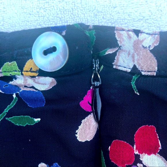 Harold's Skirt Floral Mini Black Sz. 8 - Picture 7 of 7